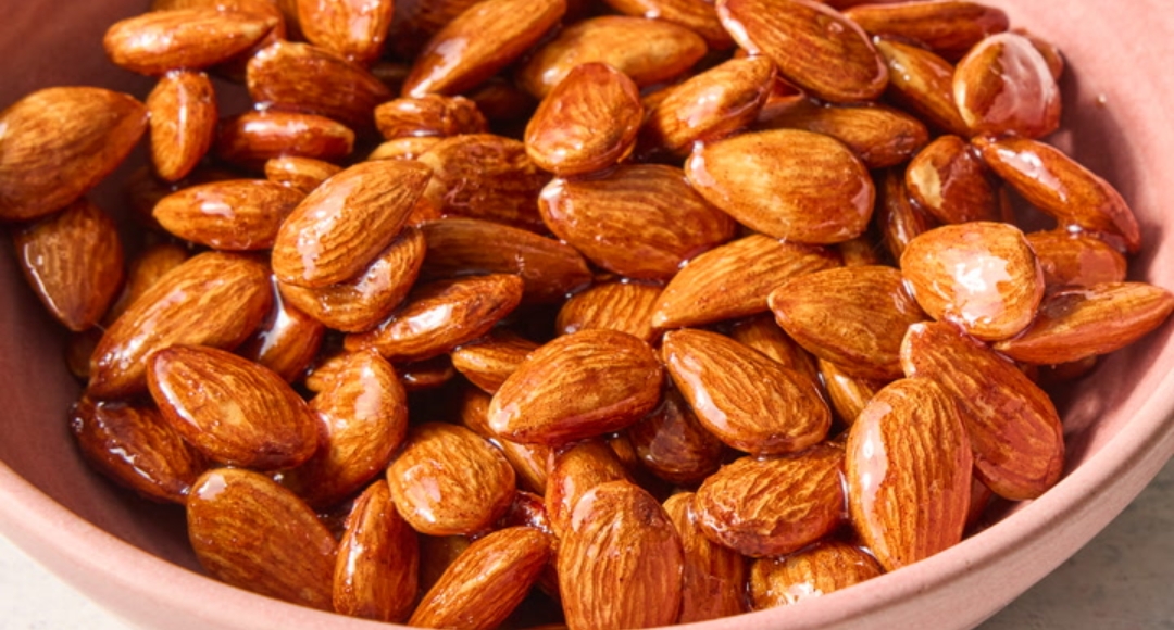 9 Amazing Benefits of Eating Almonds